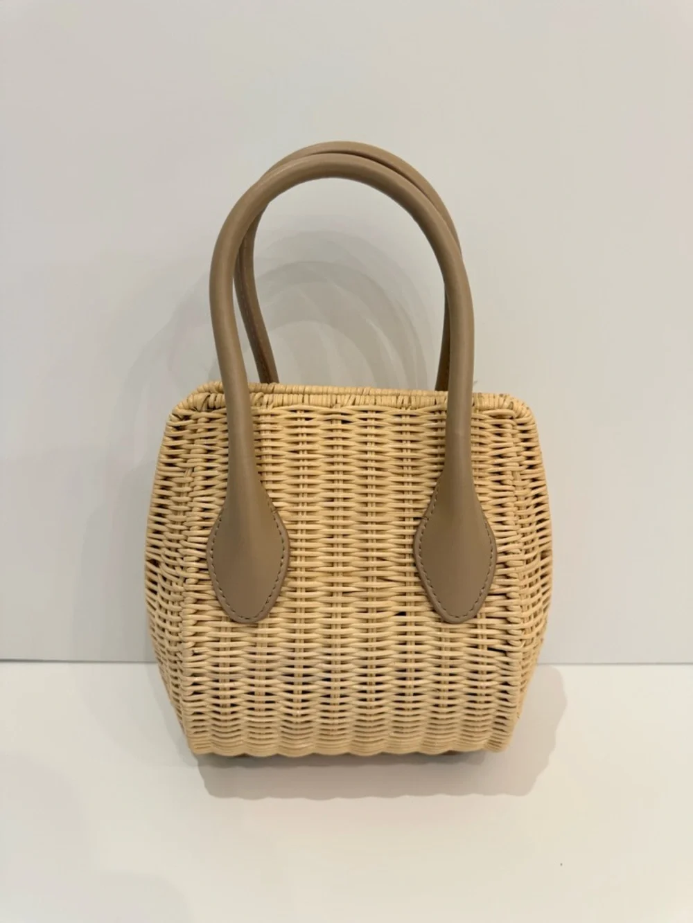 TUCKERNUCK ACCESSORIES Natural Wicker Wave Top Handle Bag - NWOT - Picture 7 of 11